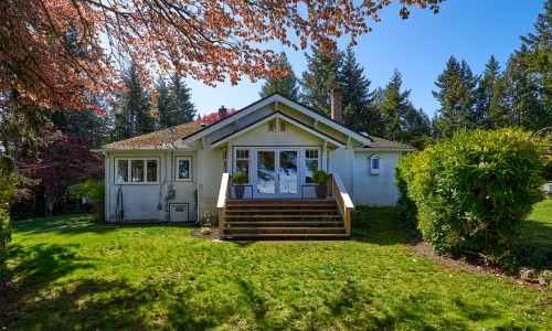 SOLD - #105 Village Way, Qualicum Beach, British Columbia 