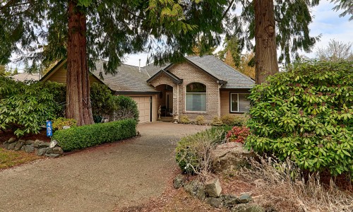 SOLD - 457 Mill Rd Qualicum Beach, British Columbia V9K1J6