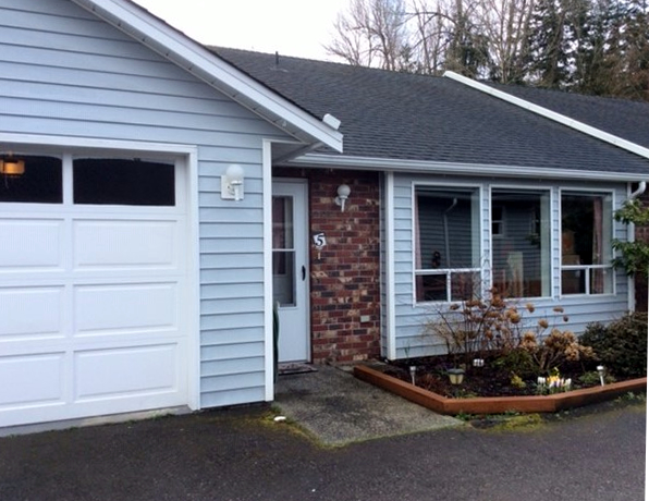 SOLD - #5-405 Craig Street, Parksville, British Columbia