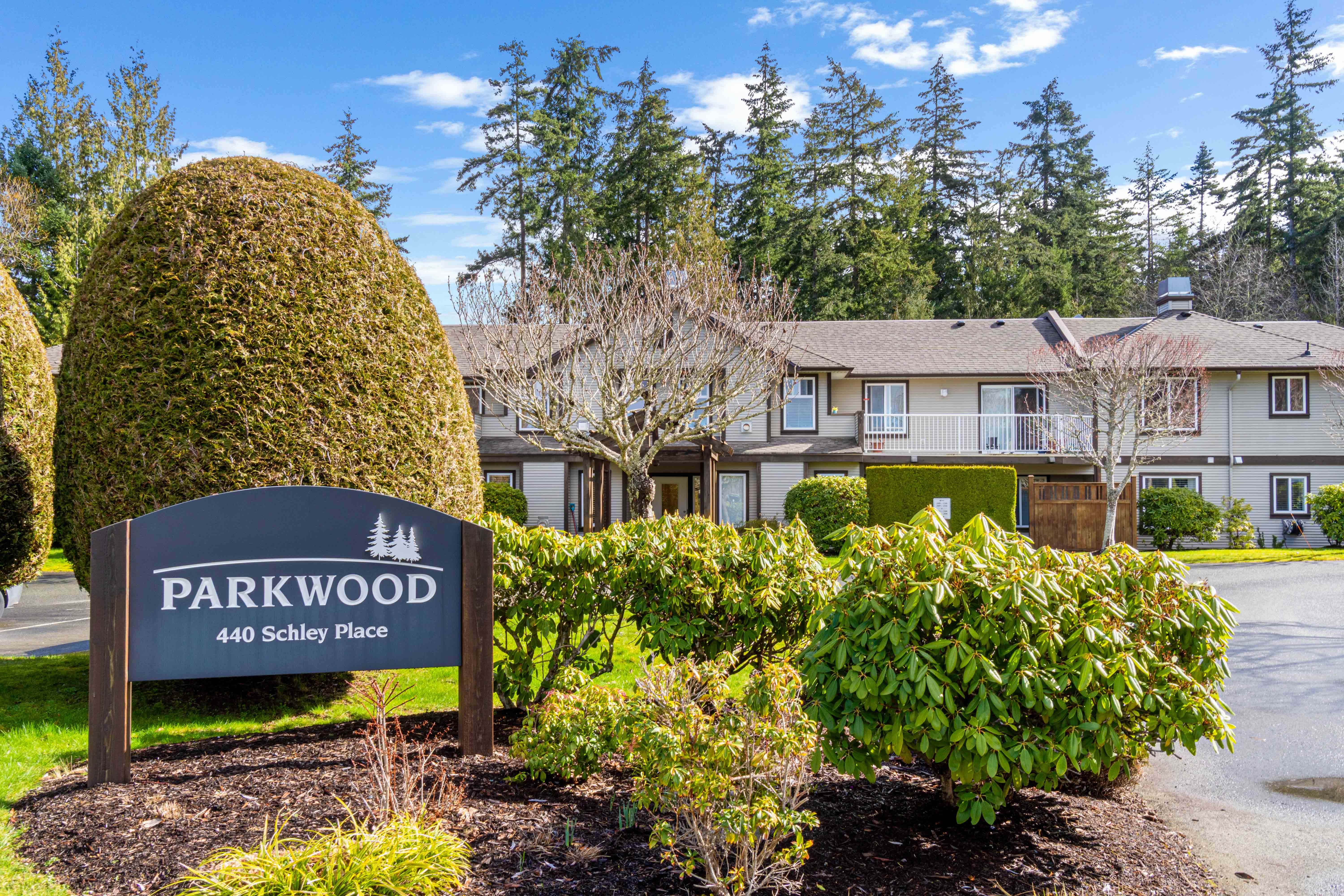 SOLD - #212 440 Schley Pl Qualicum Beach, British Columbia V9K2M5