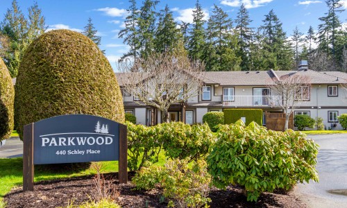 SOLD - #212 440 Schley Pl Qualicum Beach, British Columbia V9K2M5