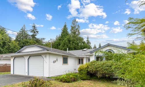 SOLD - #717 Arbutus St Qualicum Beach, British Columbia V9K1K4